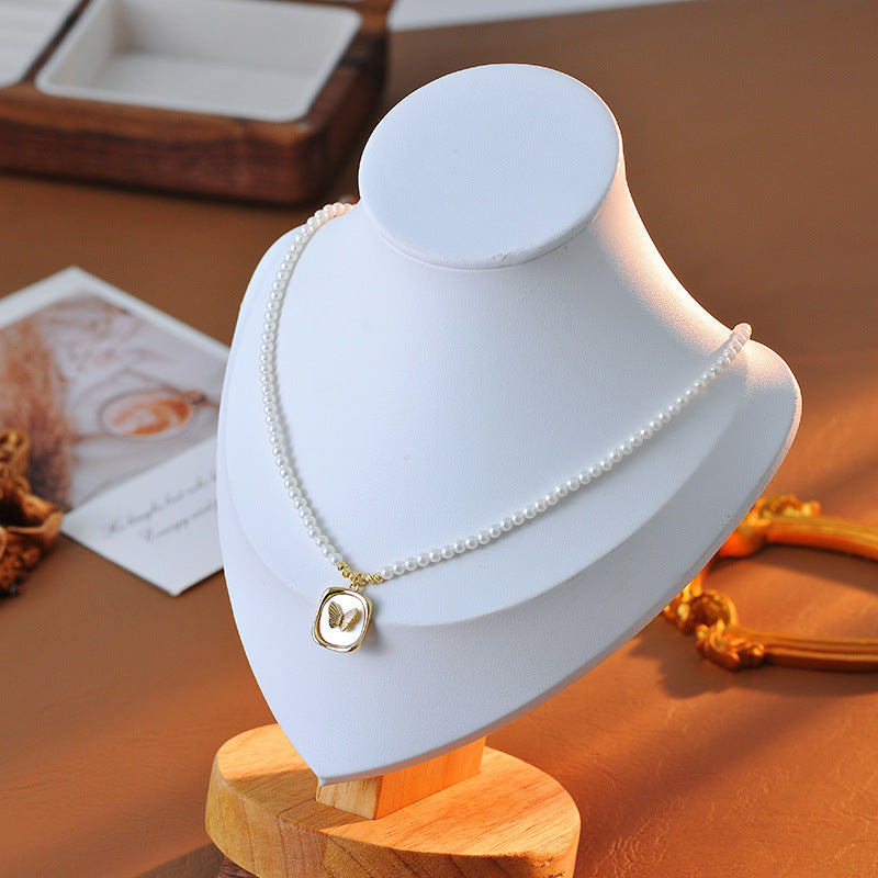 French Style Versatile Shell Butterfly Pendant Pearl Necklace for Women Light Luxury Design Sense High-end Collarbone Chain A10263