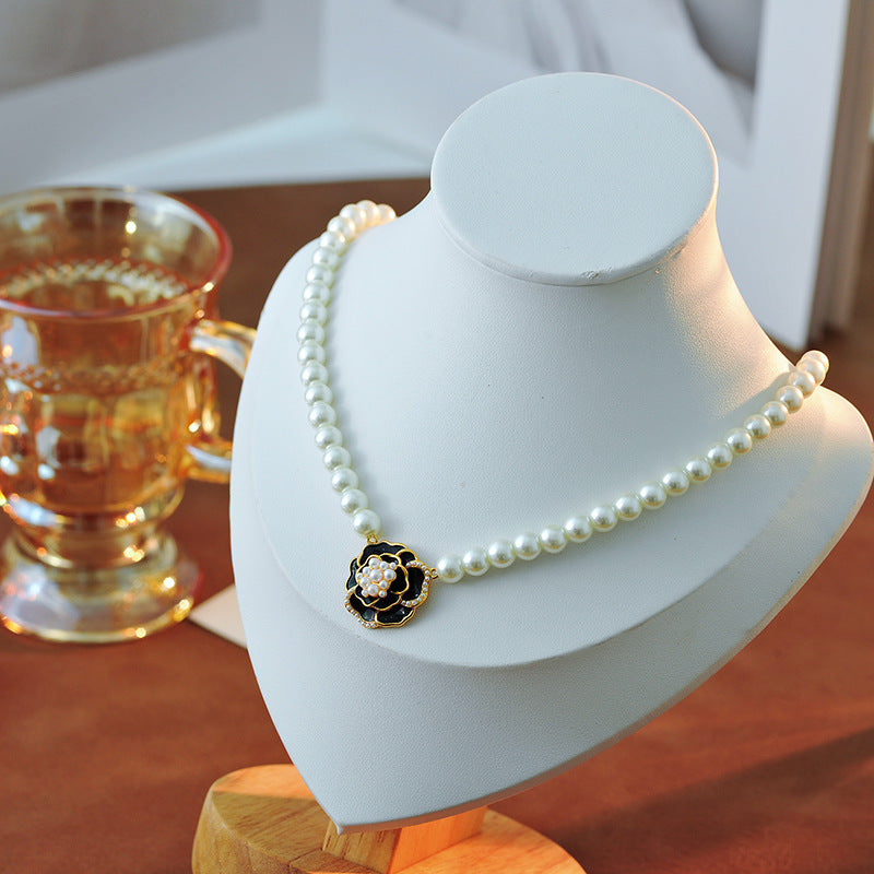 French Retro Style Black Camellia Pearl Necklace for Women Versatile High-end Light Luxury Accessory A10191