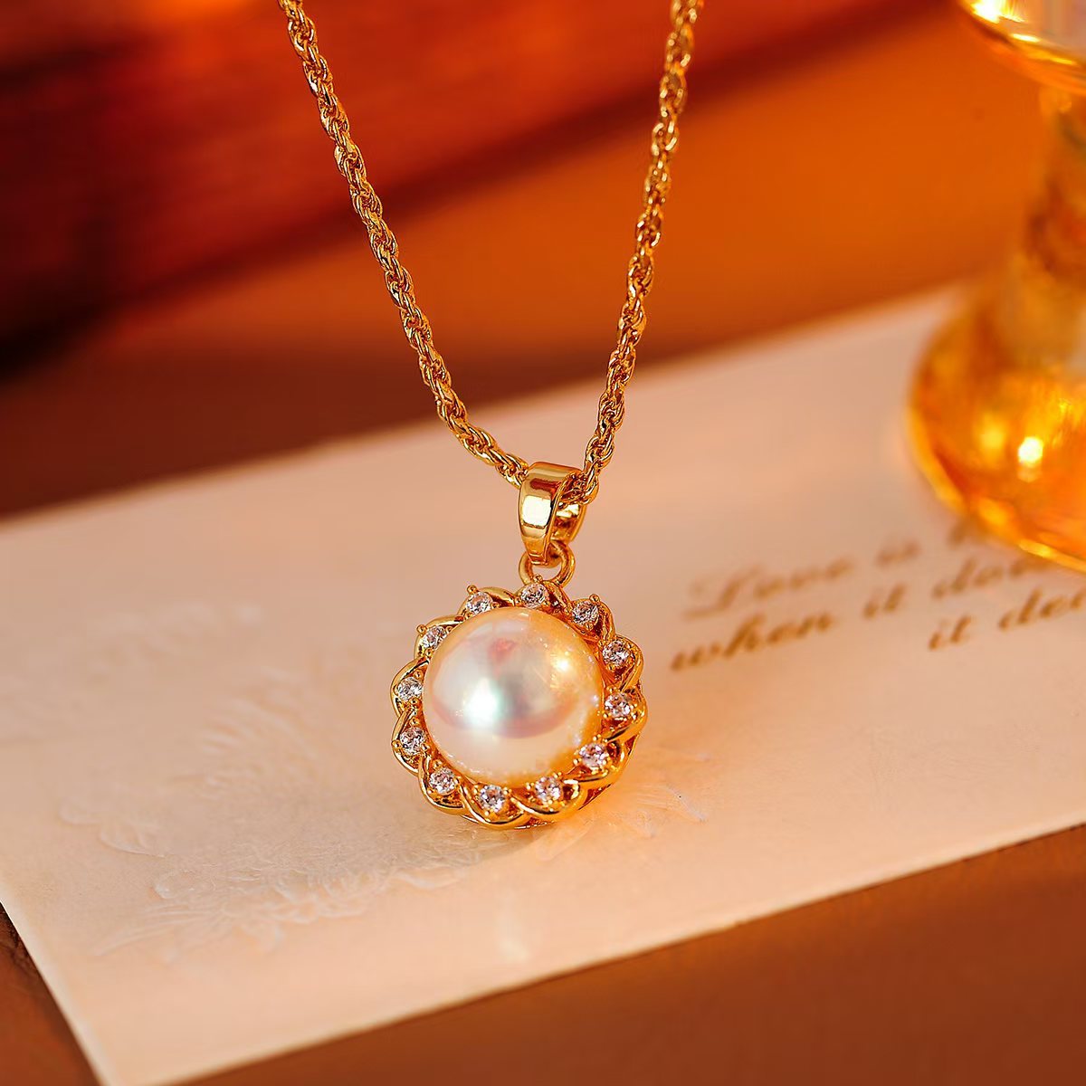 Sunflower Pearl Necklace Elegant Fashion Pearl Pendant Copper Gold-Plated Necklace Light Luxury