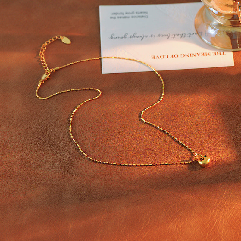 Traditional Matte Small Gold Pendant Micro Inlaid Green Zirconia Collarbone Chain Elegant High-end Fashionable Necklace for Women