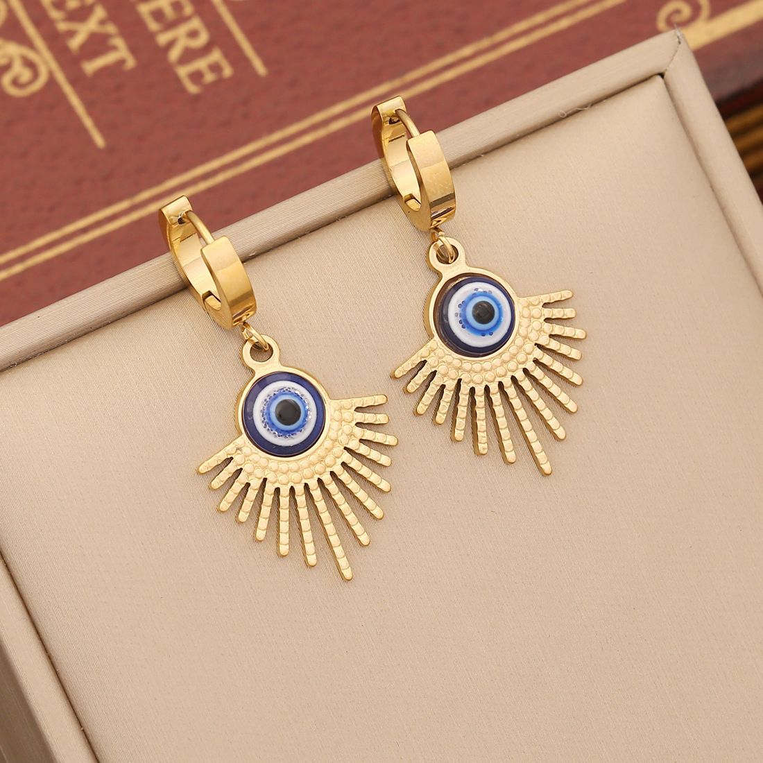 European and American Simple Fashion Commuter Style Earrings and Necklace Set Devil's Eye Niche Design Long Clavicle Chain Earrings