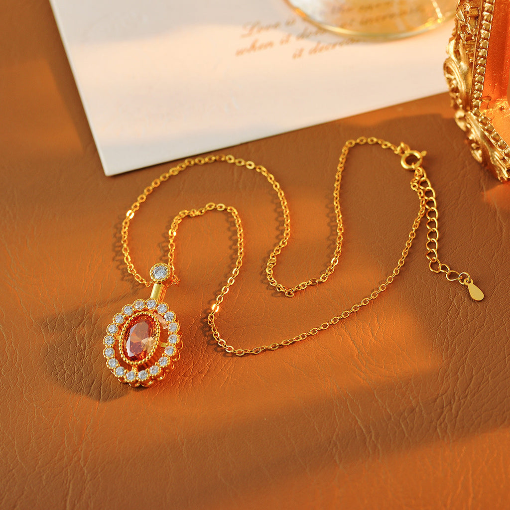 Natural Fenda Stone French Elegant 18k Gold Pomegranate Gemstone Necklace Light Luxury Luxurious Niche