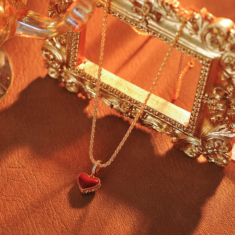 Light Luxury Retro High-End Red Heart Double-Sided Shell Necklace Simple Design Elegant Versatile 18K Collarbone Chain