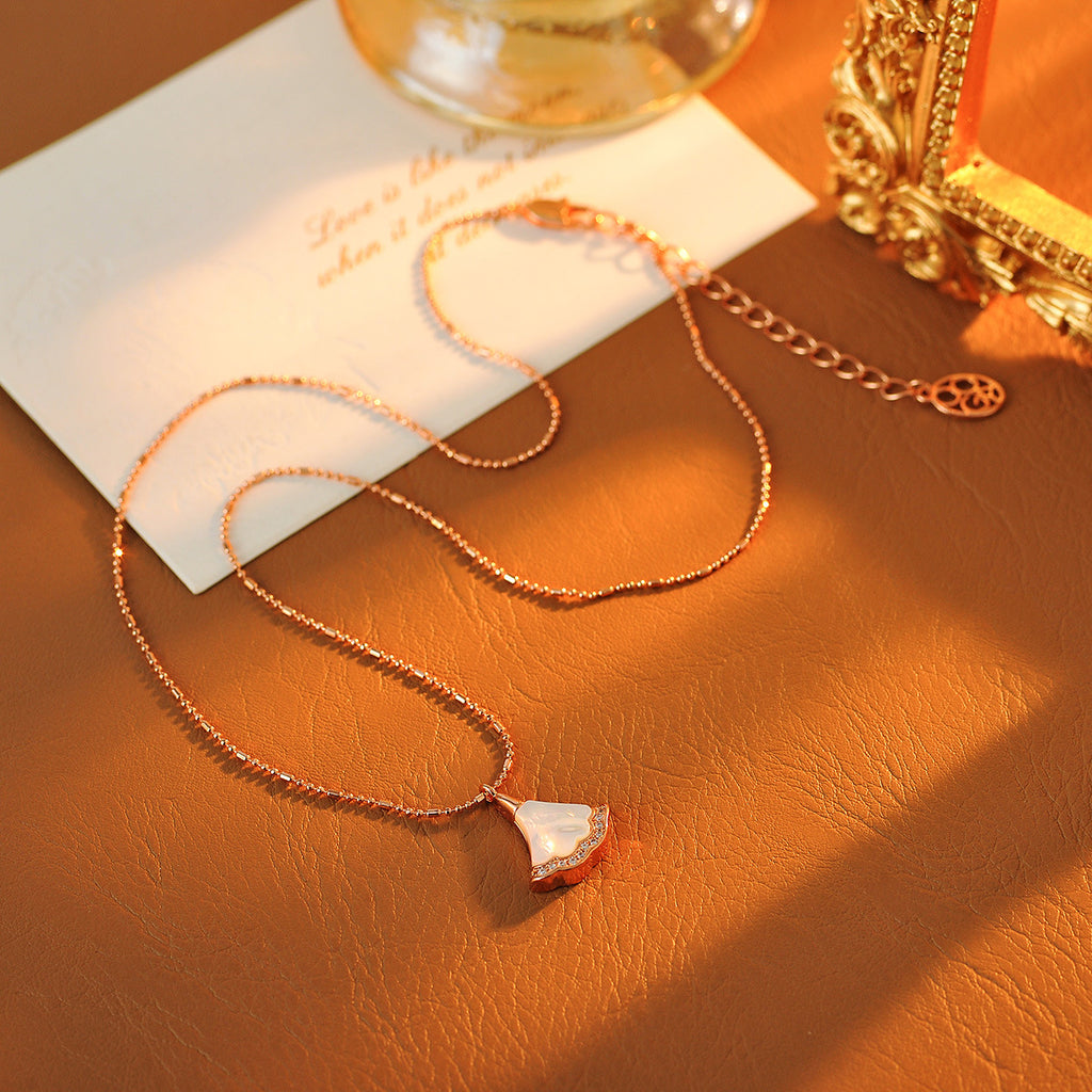 Fan-shaped Mini Skirt Necklace Clavicle Chain Mother-of-Pearl Light Luxury Versatile Choker Simple Elegant Exquisite Pendant