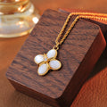 Four-leaf Clover Necklace for Women, Light Luxury Fashion Collarbone Chain, Gift for Girlfriend, Ins Simple Mother-of-Pearl Pendant
