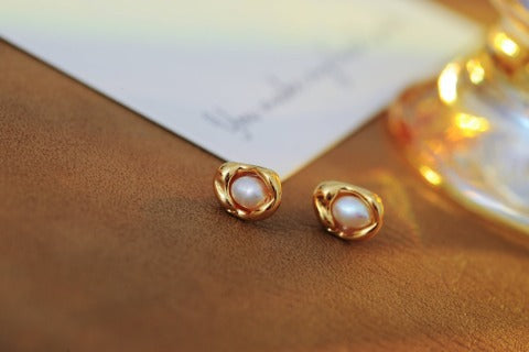 New French Style Light Luxury Elegant Simple Versatile Pea Natural Pearl Pendant Necklace for Women A10173