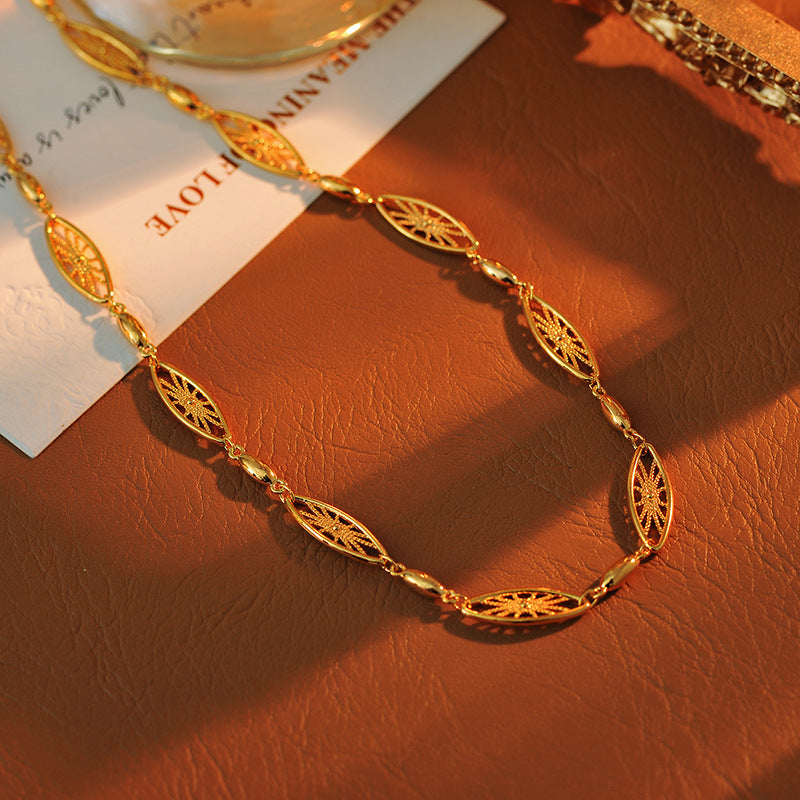 New Chinese Style Ancient Gold Color French Retro Elegant Light Luxury Fashion Autumn Winter High-end Western Chain Collarbone Chain