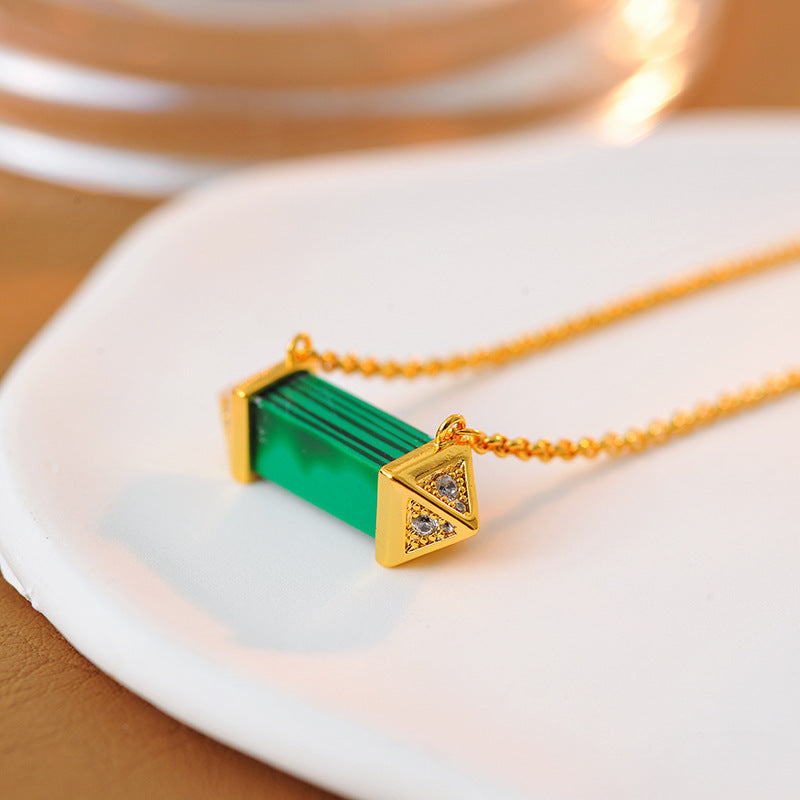European and American Style Simple Geometric Emerald Malachite Inlaid Diamond Necklace Fashion High-end Personality Necklace One Piece
