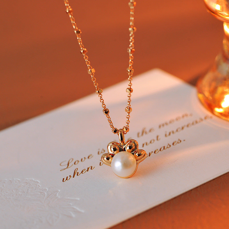Original Small Claw Natural Pearl Champagne Gold Collarbone Necklace for Women Simple Cute Personality Versatile Jewelry
