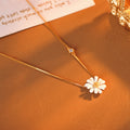 Summer Daisy Flower Versatile Collarbone Chain for Women 2025 New High-end Light Luxury Niche Neck Chain
