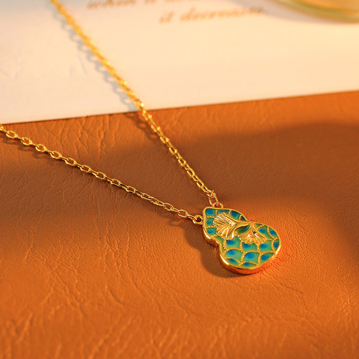 New Chinese Style Vintage Enamel Celadon Color Gourd Pendant Necklace for Women Light Luxury Versatile