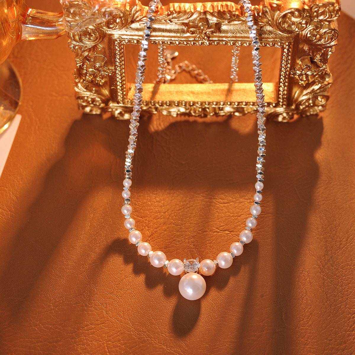 Broken Silver Pearl Necklace Niche Design High-end Elegant Collarbone Chain Versatile Fashion Choker