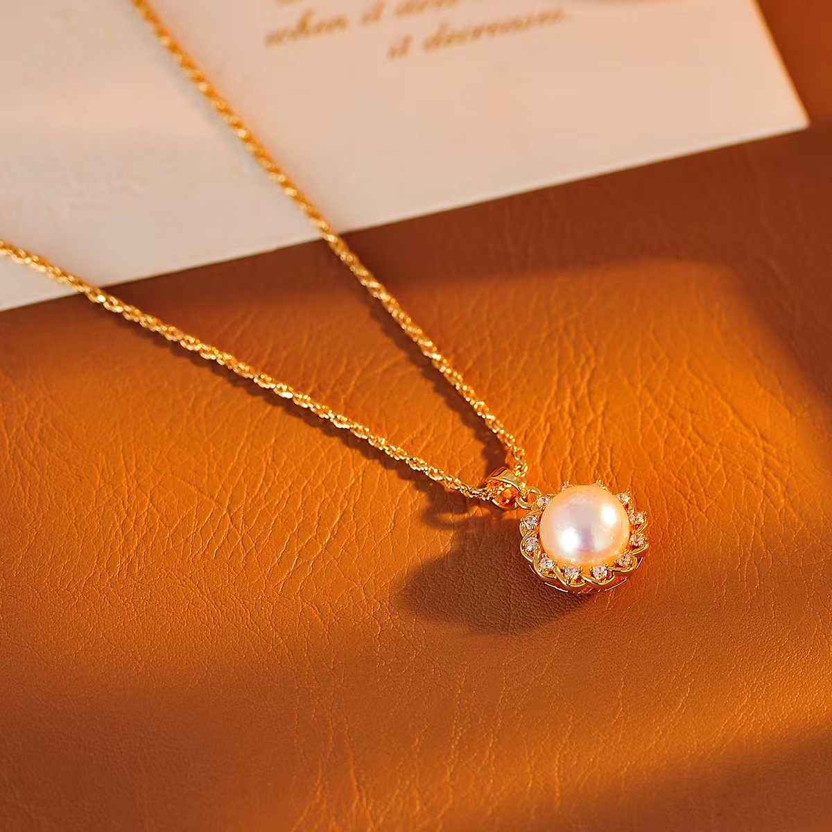 Sunflower Pearl Necklace Elegant Fashion Pearl Pendant Copper Gold-Plated Necklace Light Luxury