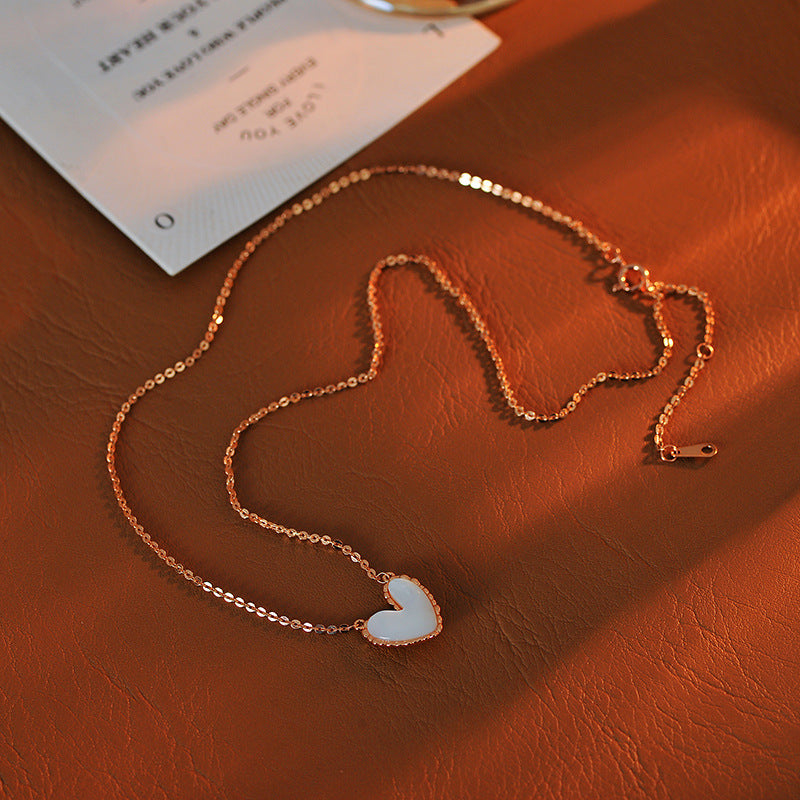2025 New Heart-shaped Mother-of-Pearl Necklace Simple Luxury Clavicle Chain Elegant High-end Necklace