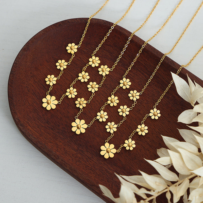 Necklace for Women, Niche Design, High-End Light Luxury Sunflower Daisy Gold Collarbone Chain, 2025 Summer Titanium Steel Choker