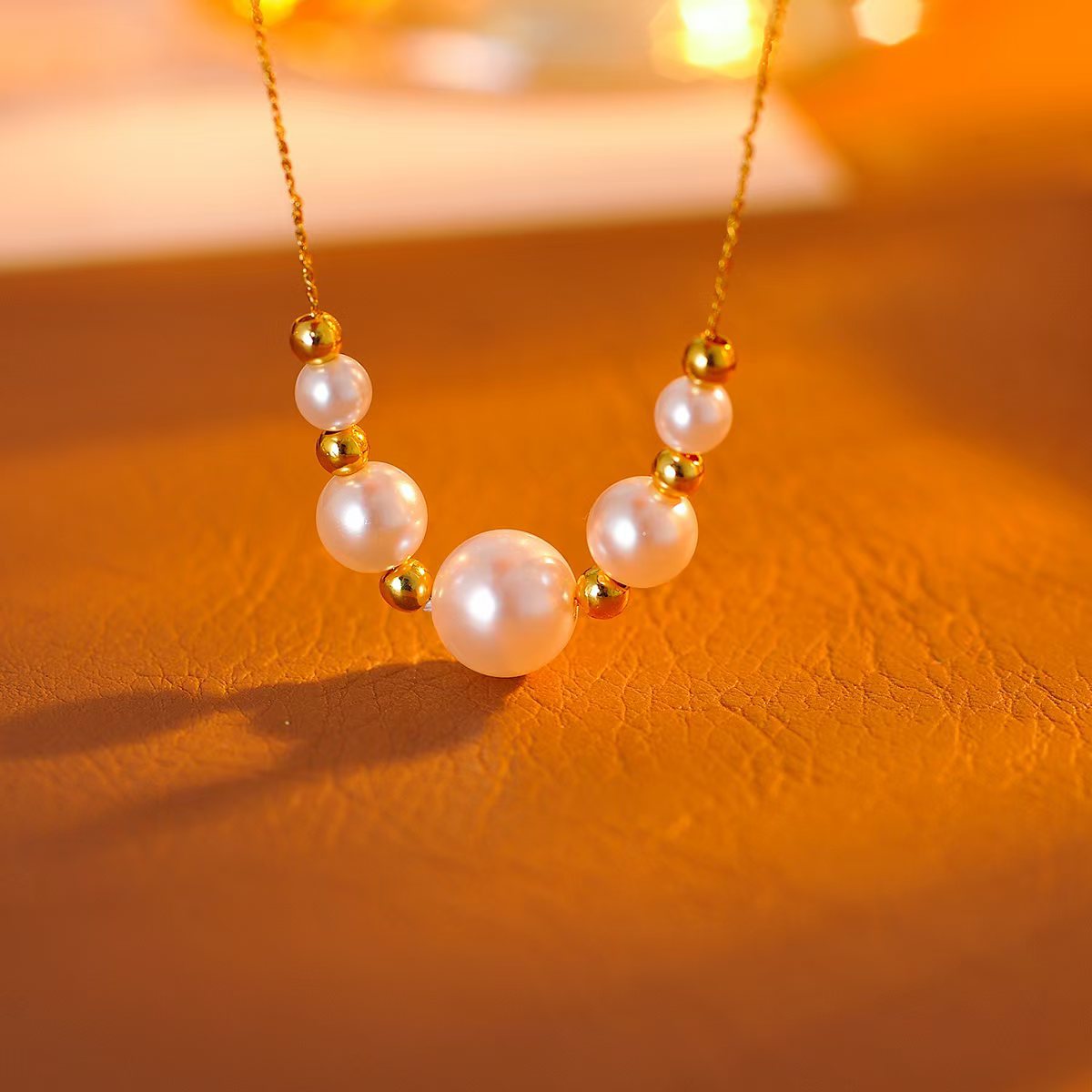 Pearl Necklace High-End Choker 2025 New Hot-Selling Light Luxury Niche Design Collarbone Chain Accessory