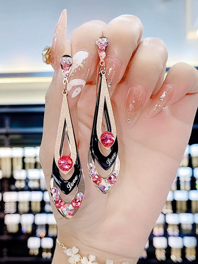 Korean Style Diamond-Studded Rhombus Matte Titanium Steel Long Earrings for Women Versatile Face-Slimming Earrings Internet Celebrity Ear Accessories