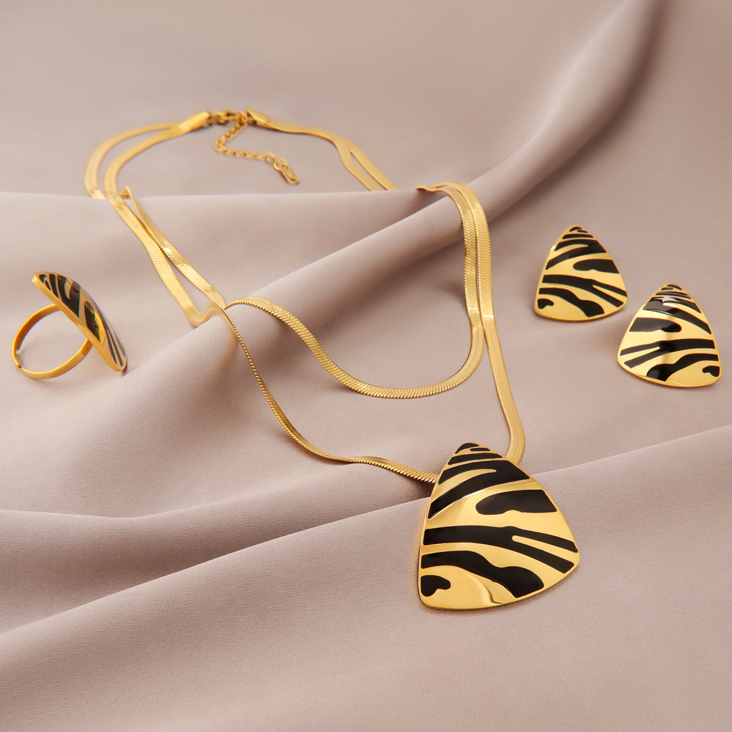 High-end Titanium Steel Jewelry Necklace Earrings Ring Three-piece Set Vintage Retro Earrings Fashion Light Luxury