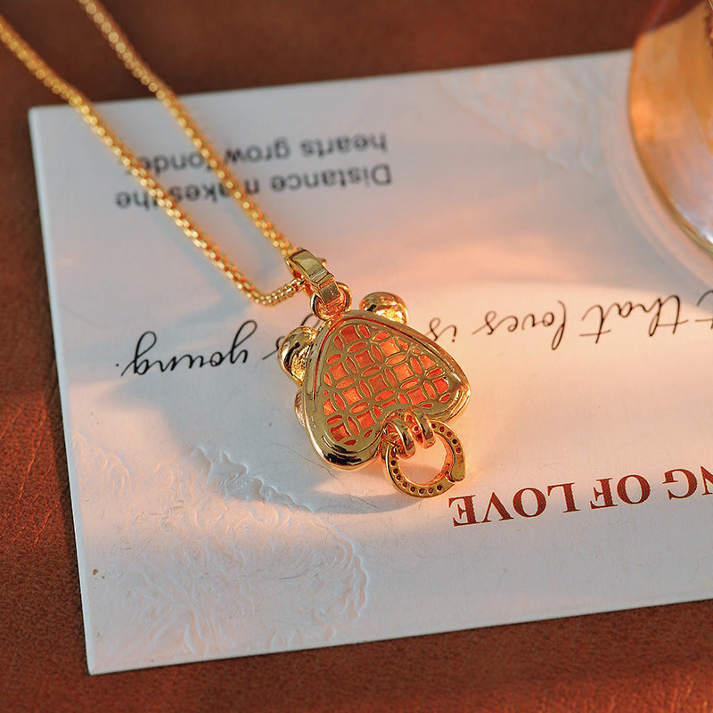 High-end Light Luxury Niche National Style Inlaid Diamond Lion Pendant Necklace for Women New Hot-selling Gold Accessories Autumn Winter