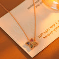 New Luxury Jewelry High-End Vintage Flower Necklace for Women Pendant Collarbone Chain Simple Necklace for Women Elegant
