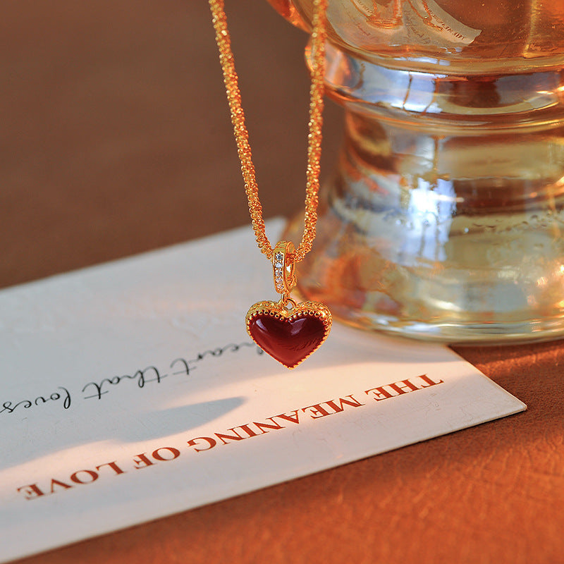 Light Luxury Retro High-End Red Heart Double-Sided Shell Necklace Simple Design Elegant Versatile 18K Collarbone Chain