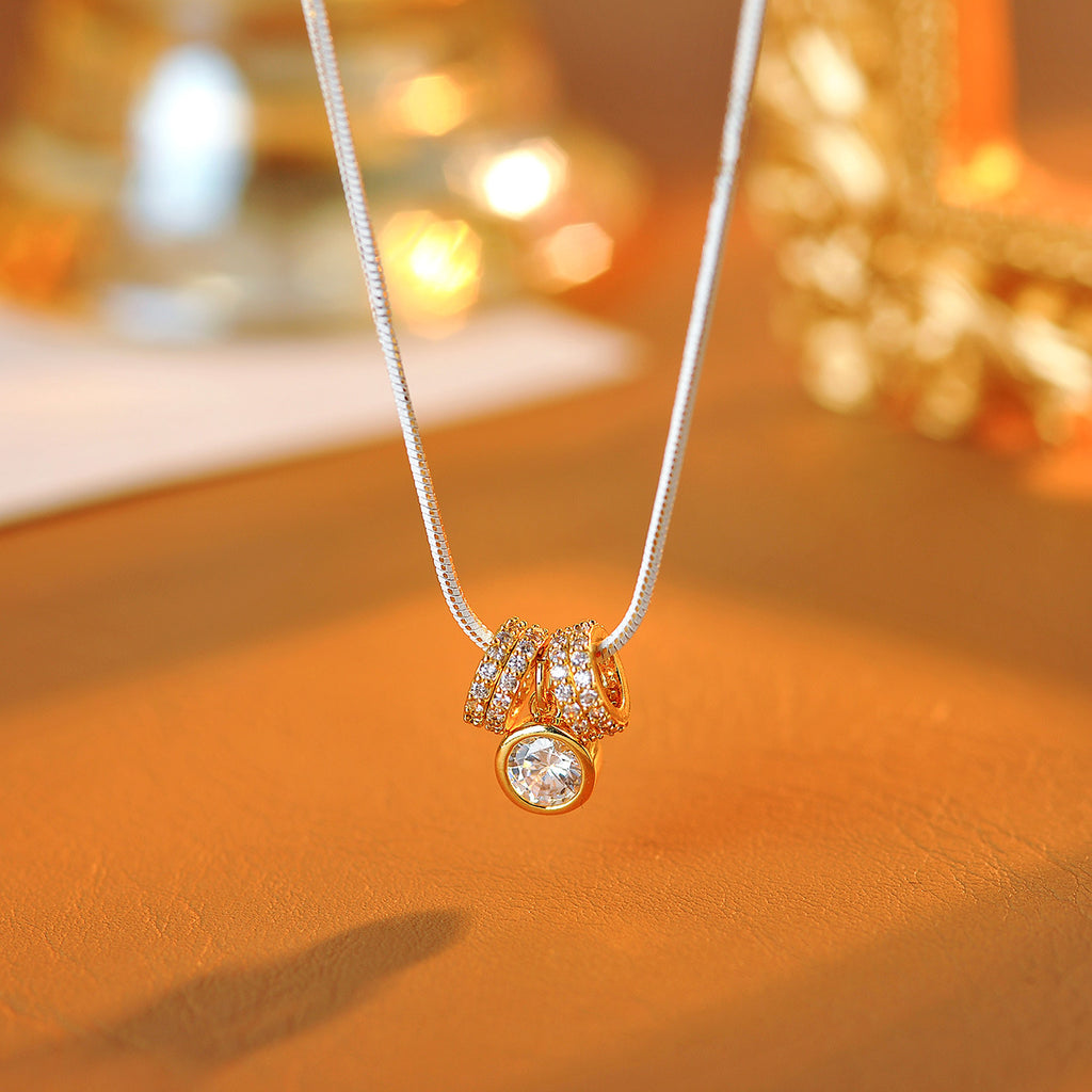 Designer Gold Passepartout Round Diamond Pendant Necklace for Women French Light Luxury High-end Necklace for Women