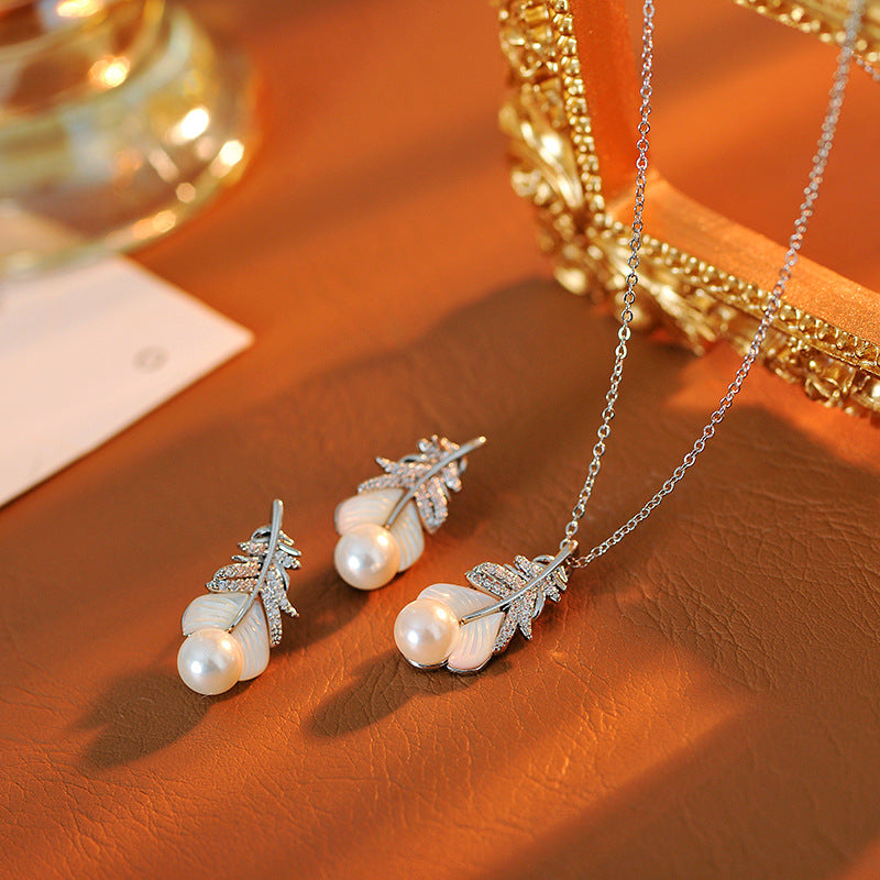 High-end Mother-of-Pearl Micro Inlay Feather Necklace Jewelry Natural Pearl Earrings Necklace Exquisite Light Luxury Accessories