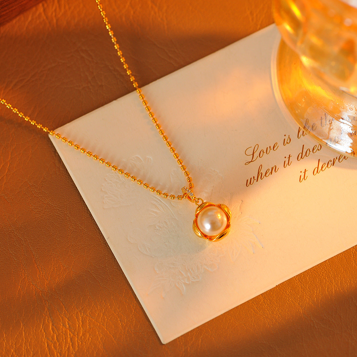 French Retro Exquisite Design Pearl Necklace Light Luxury Niche Fashion Versatile High-end Collarbone Necklace