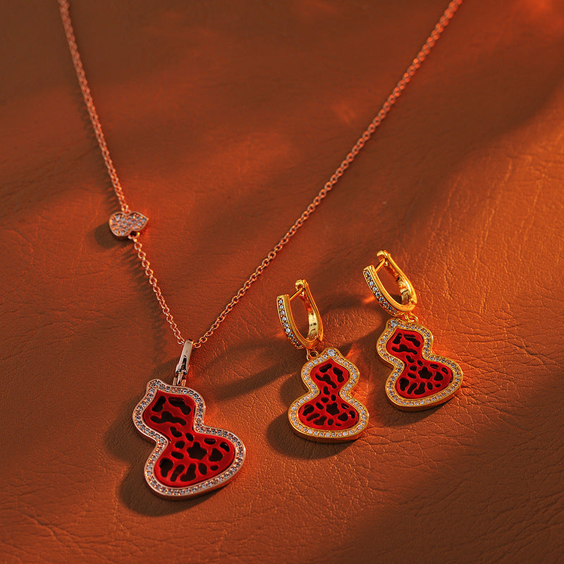 National Style Large Red Gourd Necklace Rose Gold Plated Elegant Fashion Lace Pattern Pendant Mid-Length Women's Necklace