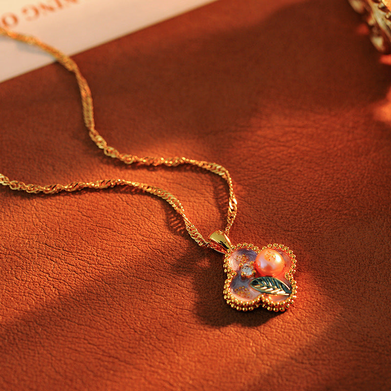 Oil Painting Style Enamel Four-Leaf Clover Necklace for Women Elegant Exquisite Simple Unique Design Collarbone Chain Fashion Sweater Chain