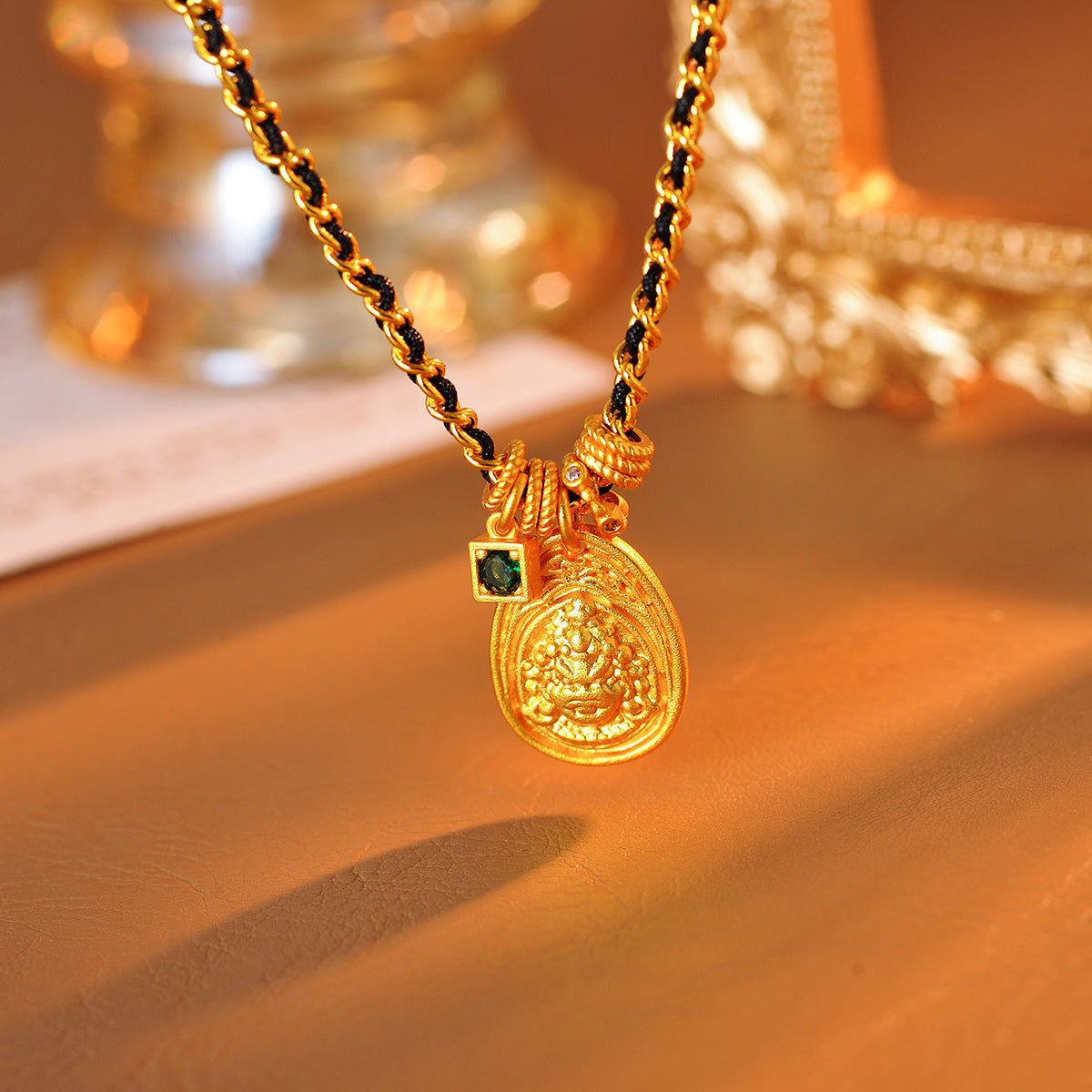 Necklace Yellow God of Wealth Coiled Necklace Xiaohongshu New Hot-Selling Light Luxury Niche High-End Exquisite Black Rope