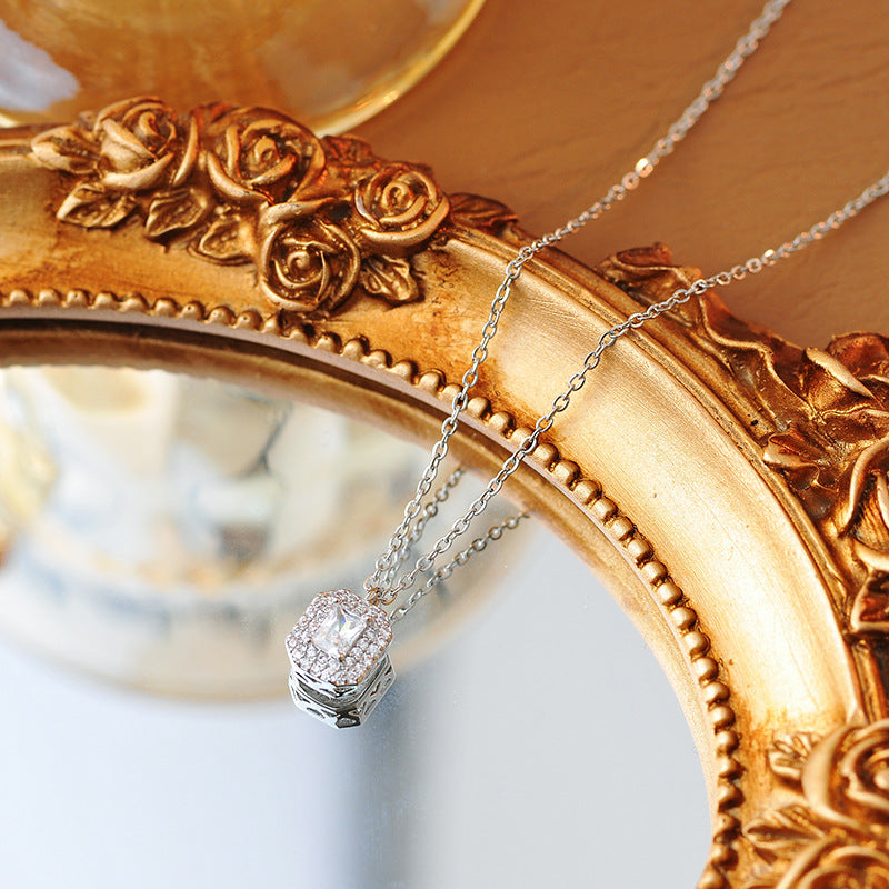 Sugar Cube Necklace for Women New Clavicle Chain Light Luxury Niche Design Pendant Simple Fashion Versatile Necklace