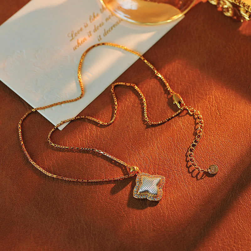 New Year's Clavicle Chain Niche Design One Piece Light Luxury Commuting Necklace Simple High-end Pendant