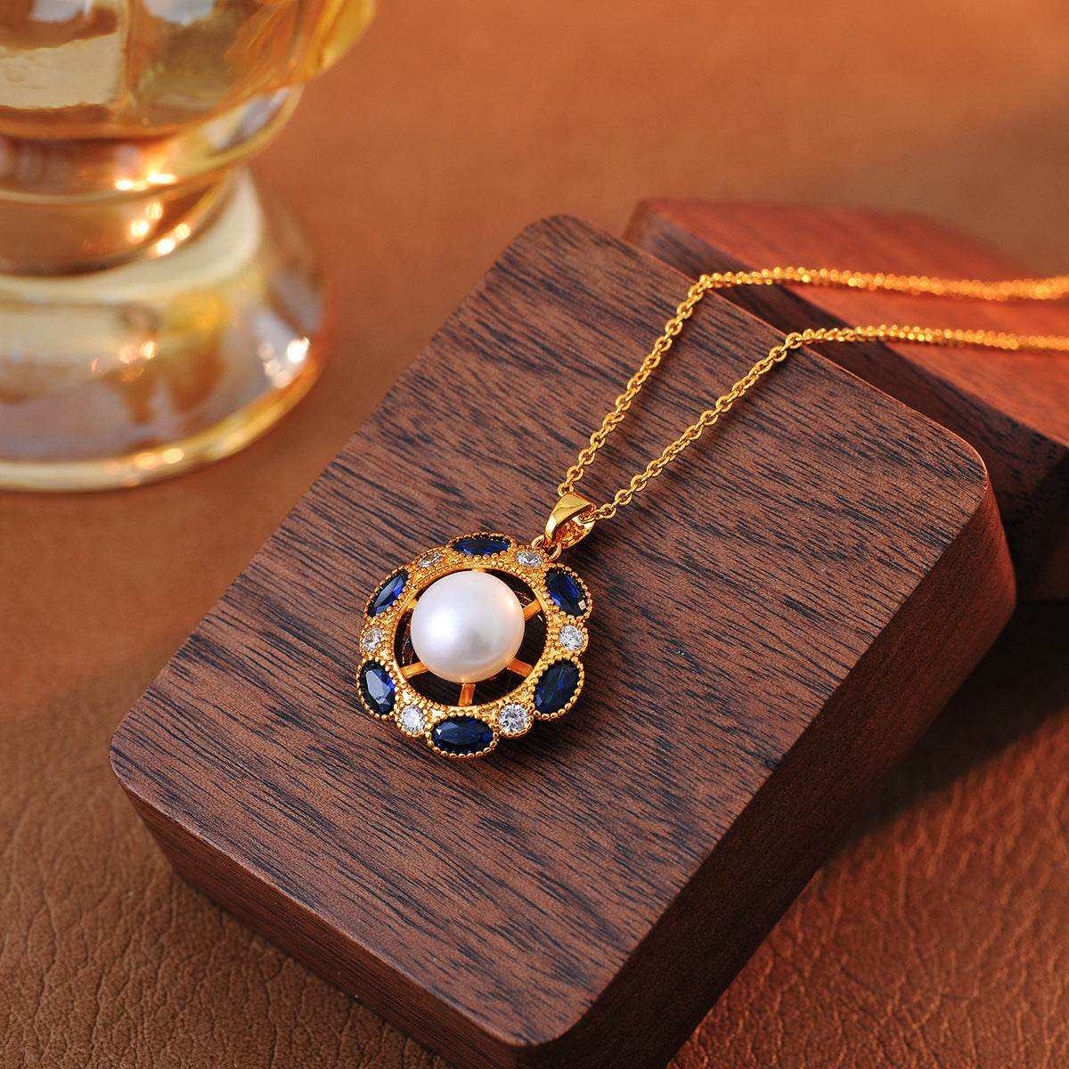 Cross-Border Hot-Selling Micro-Inlaid Zircon Palace Retro Pearl Elegant Fashion High-End Necklace