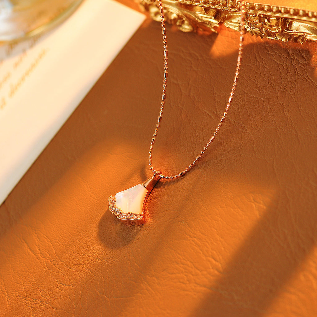 Fan-shaped Mini Skirt Necklace Clavicle Chain Mother-of-Pearl Light Luxury Versatile Choker Simple Elegant Exquisite Pendant