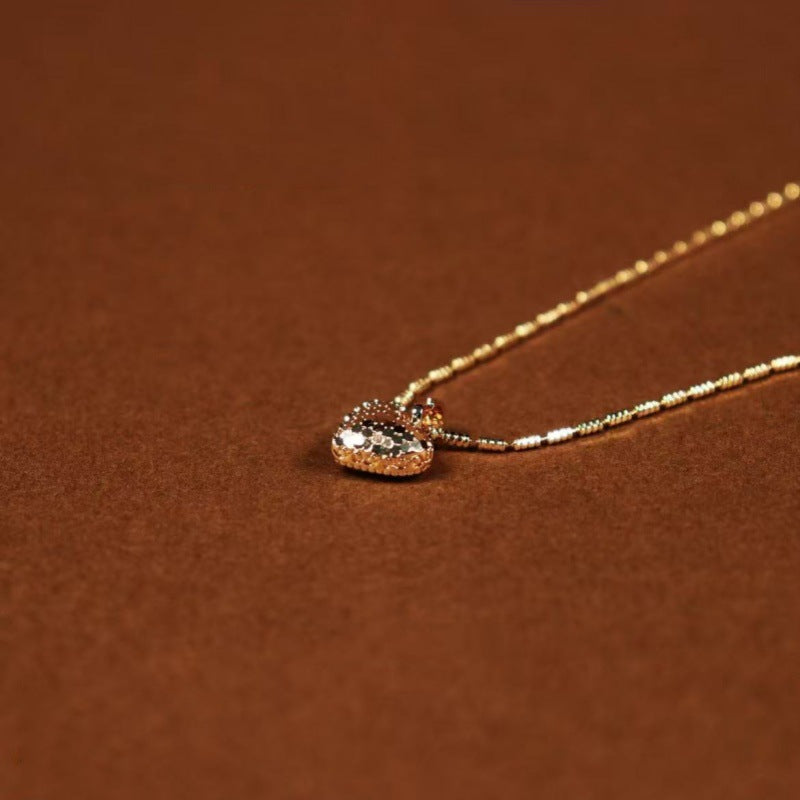 Spring New Red Heart Pendant Necklace Red Heart Mother-of-Pearl Double-Sided Niche Design Versatile Choker Necklace