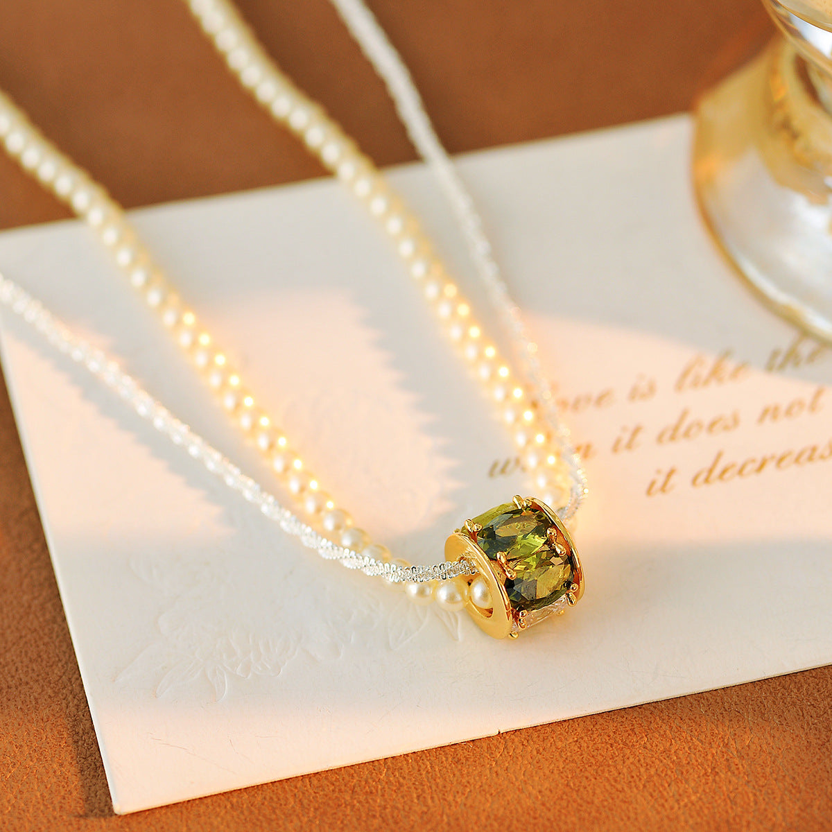 Elegant and Luxurious Pearl Pendant with Sparkling Double Layer Clavicle Chain