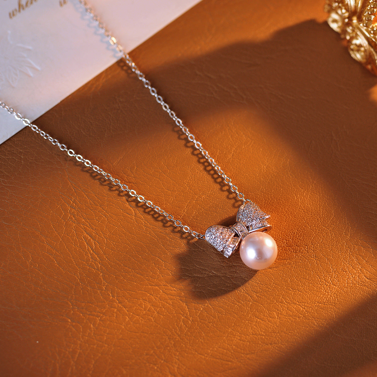 French Retro Exquisite Bow Necklace Niche High-end Light Luxury Versatile Smart Collarbone Chain