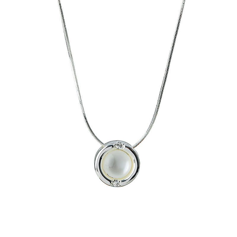 Flowing White Mother-of-Pearl Pendant Necklace for Women, Long Simple Design Clavicle Chain, High-End Minimalist Sweater Chain for Women