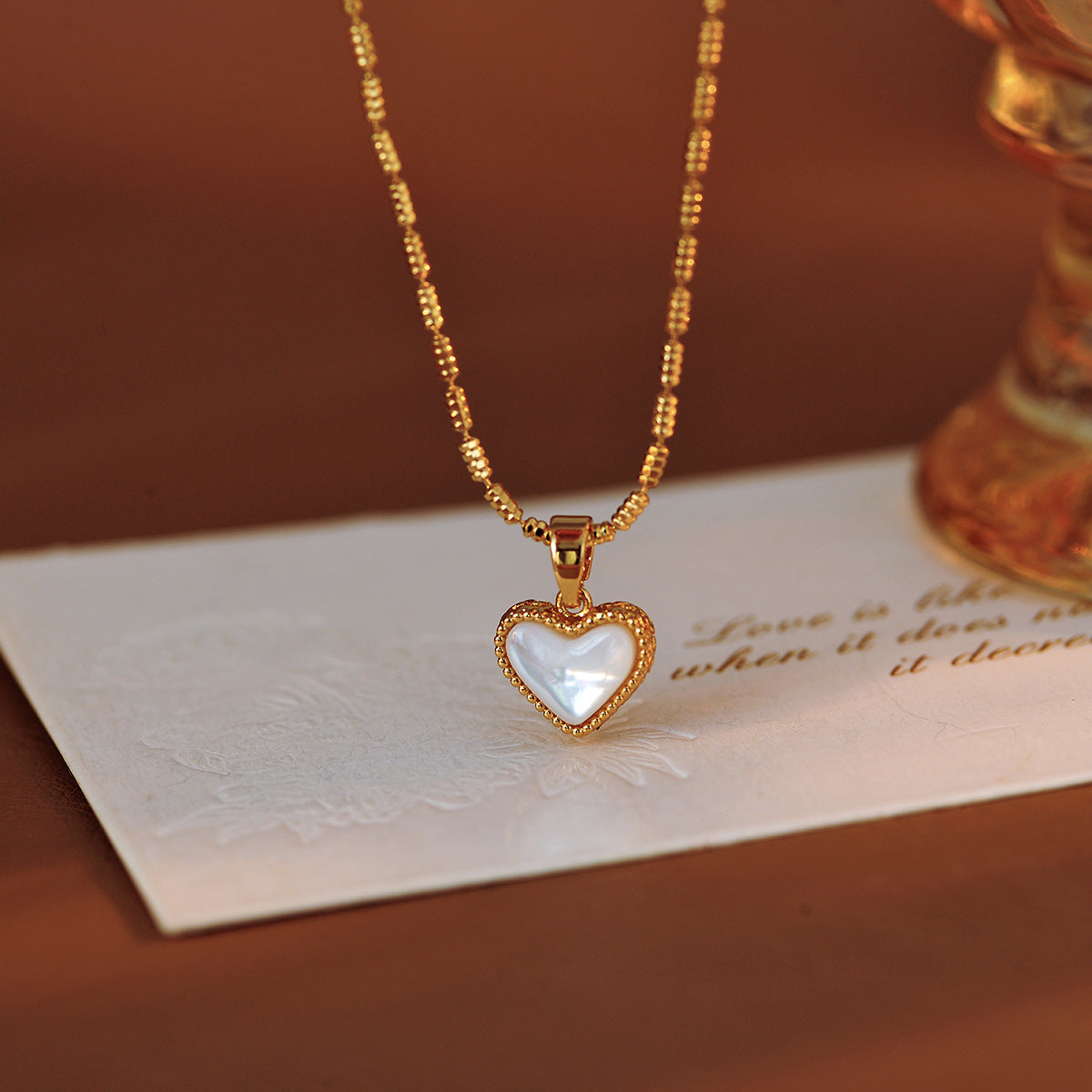 Light Luxury Niche Natural Mother-of-Pearl Heart Pendant Sweater Chain Exquisite Necklace Double-Sided Wear Collarbone Chain