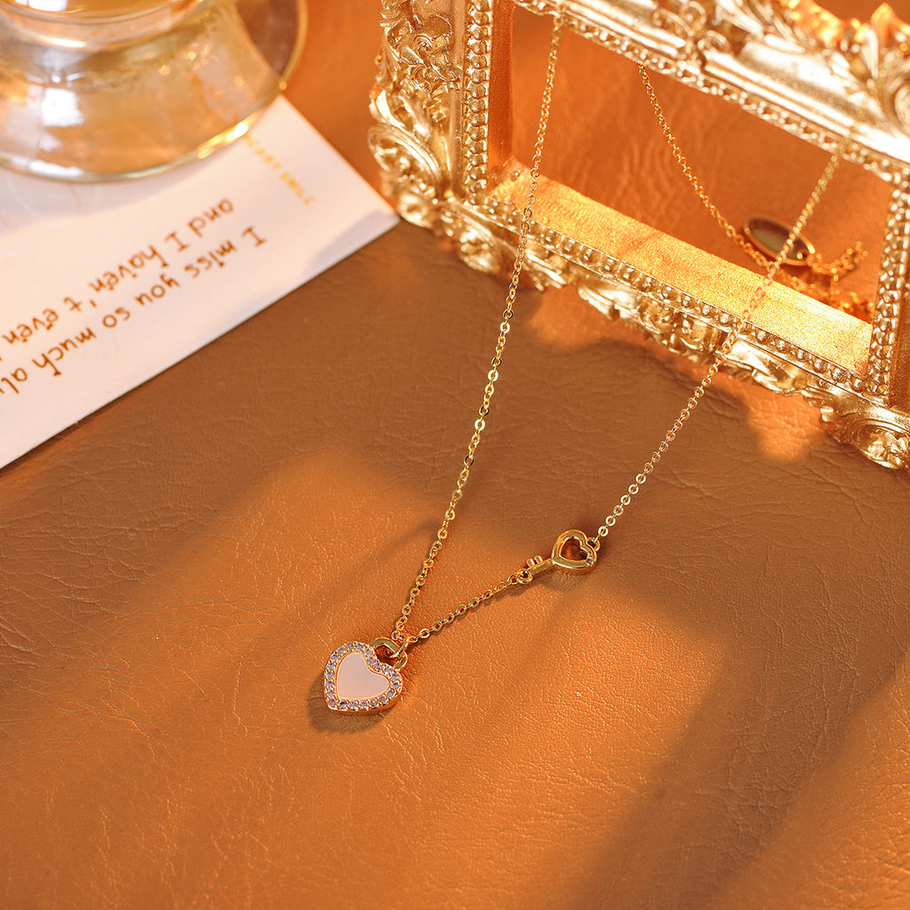 Heart Lock Necklace Heart Mother-of-Pearl Key Necklace for Women Light Luxury Niche Simple High-End Neck Chain