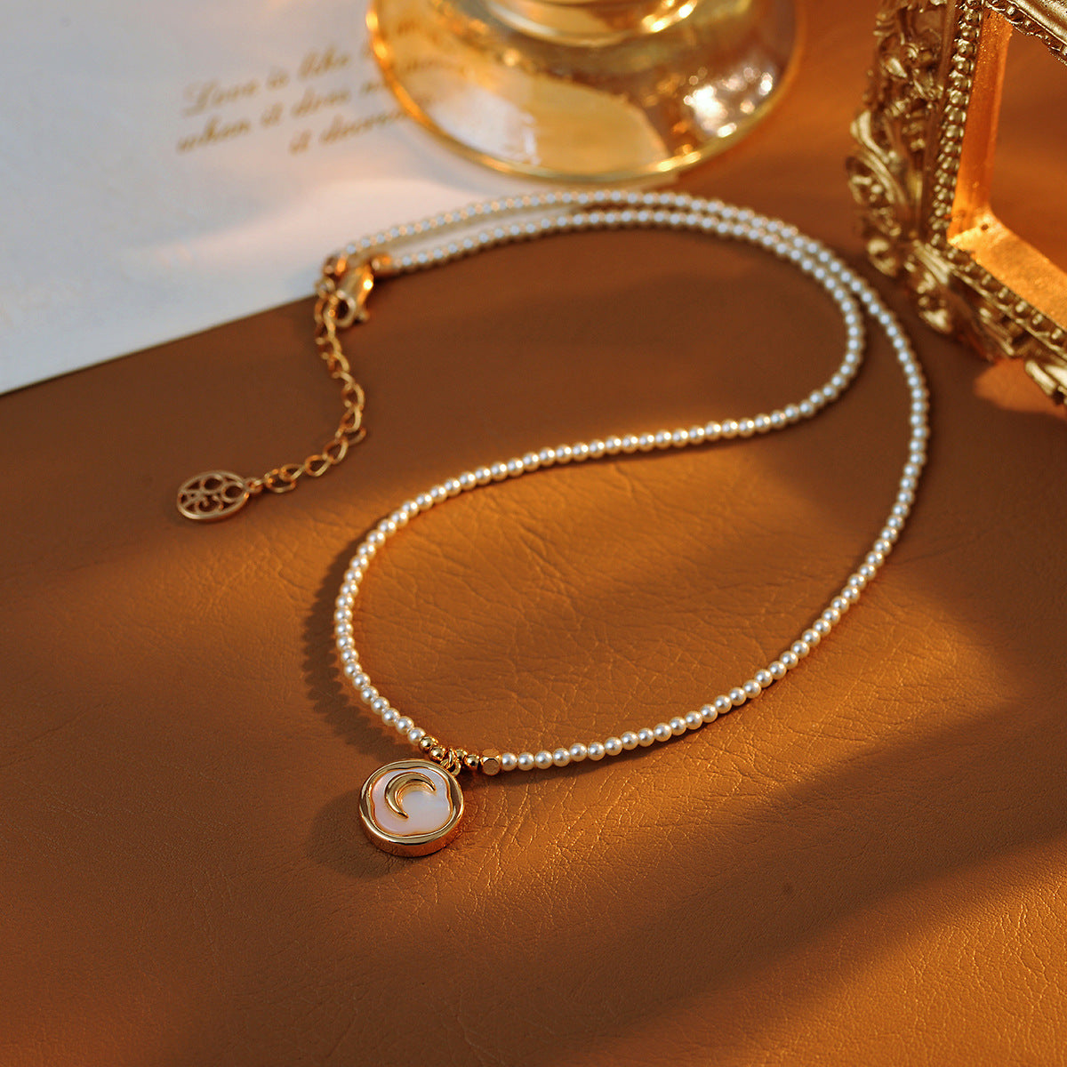 Moon Necklace Real Gold Electroplated Moon French Pearl Necklace Light Luxury Collarbone Chain High-end Necklace
